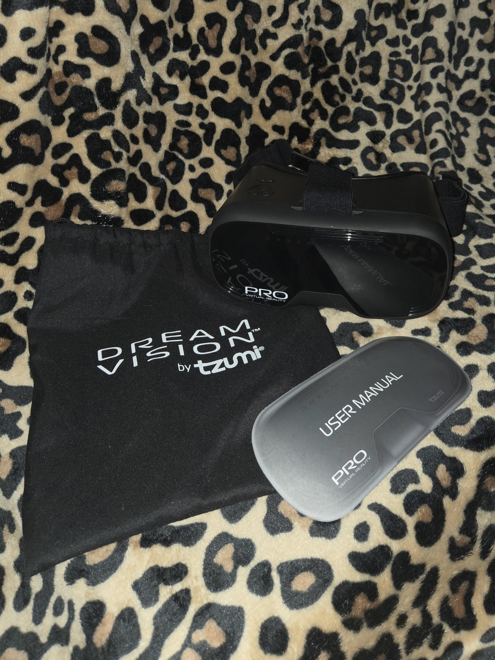 Dream Vision Pro VR Headset By Tzumi- New Without Tags